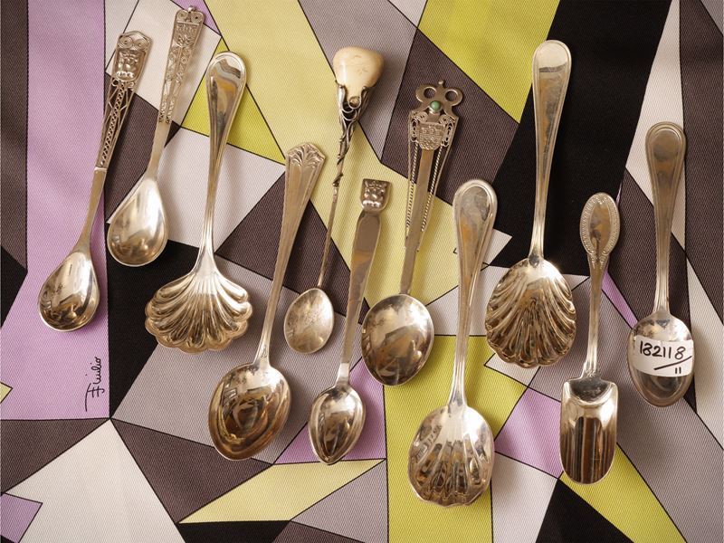 Lotto di unidici cucchiaini da collezione in argento