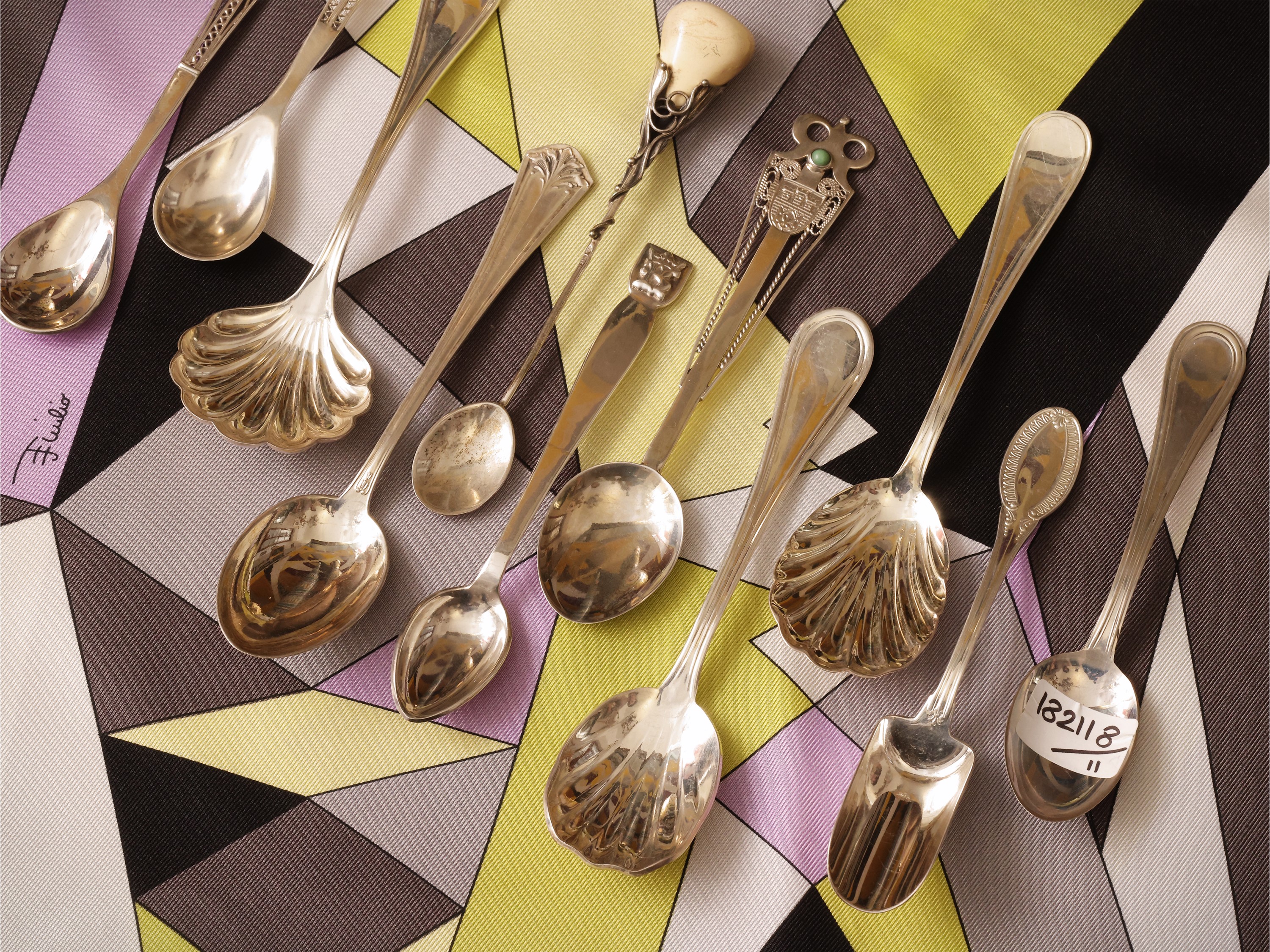 Lotto di unidici cucchiaini da collezione in argento