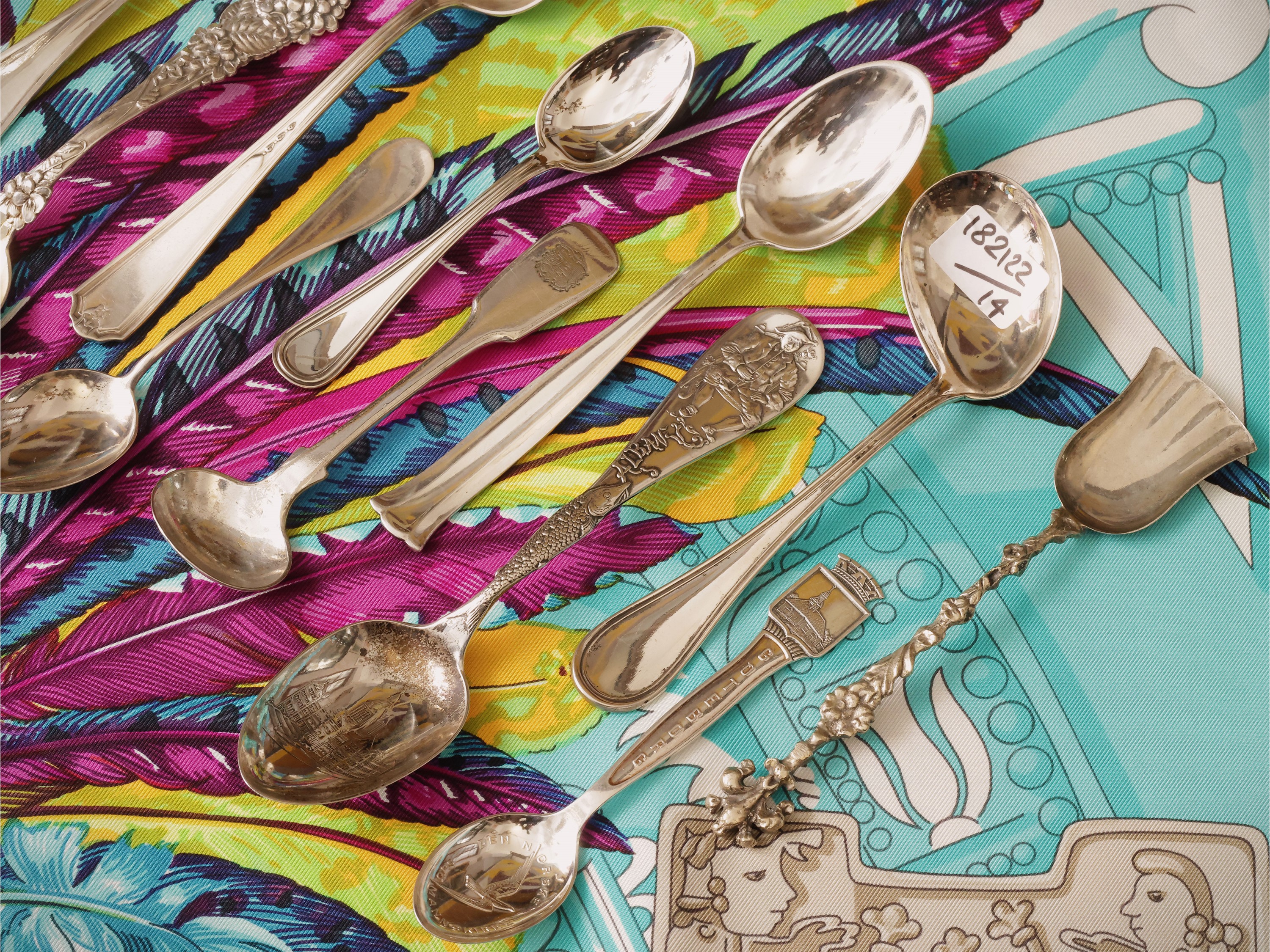 Lotto di cucchiaini da collezione in argento