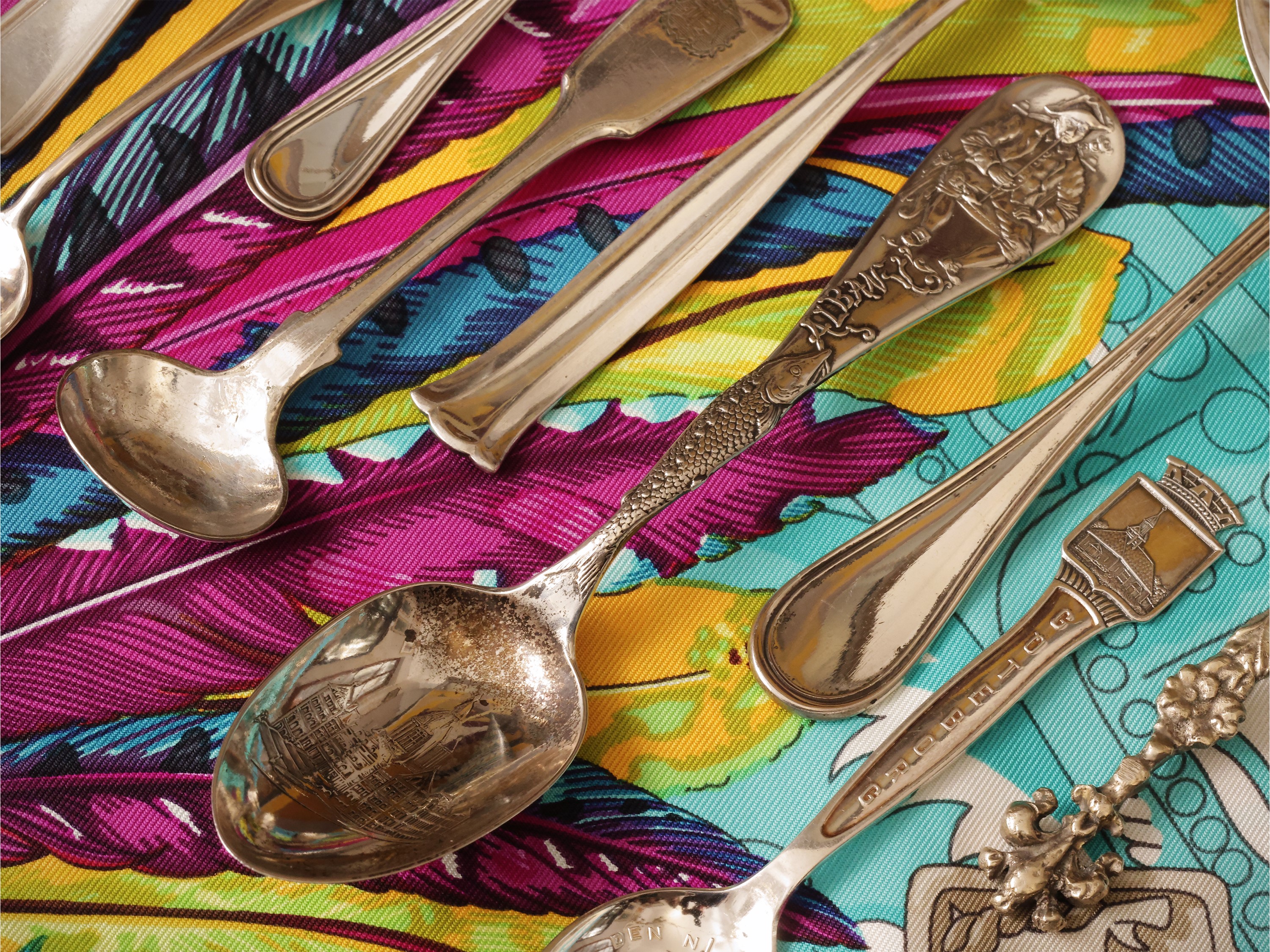 Lotto di cucchiaini da collezione in argento