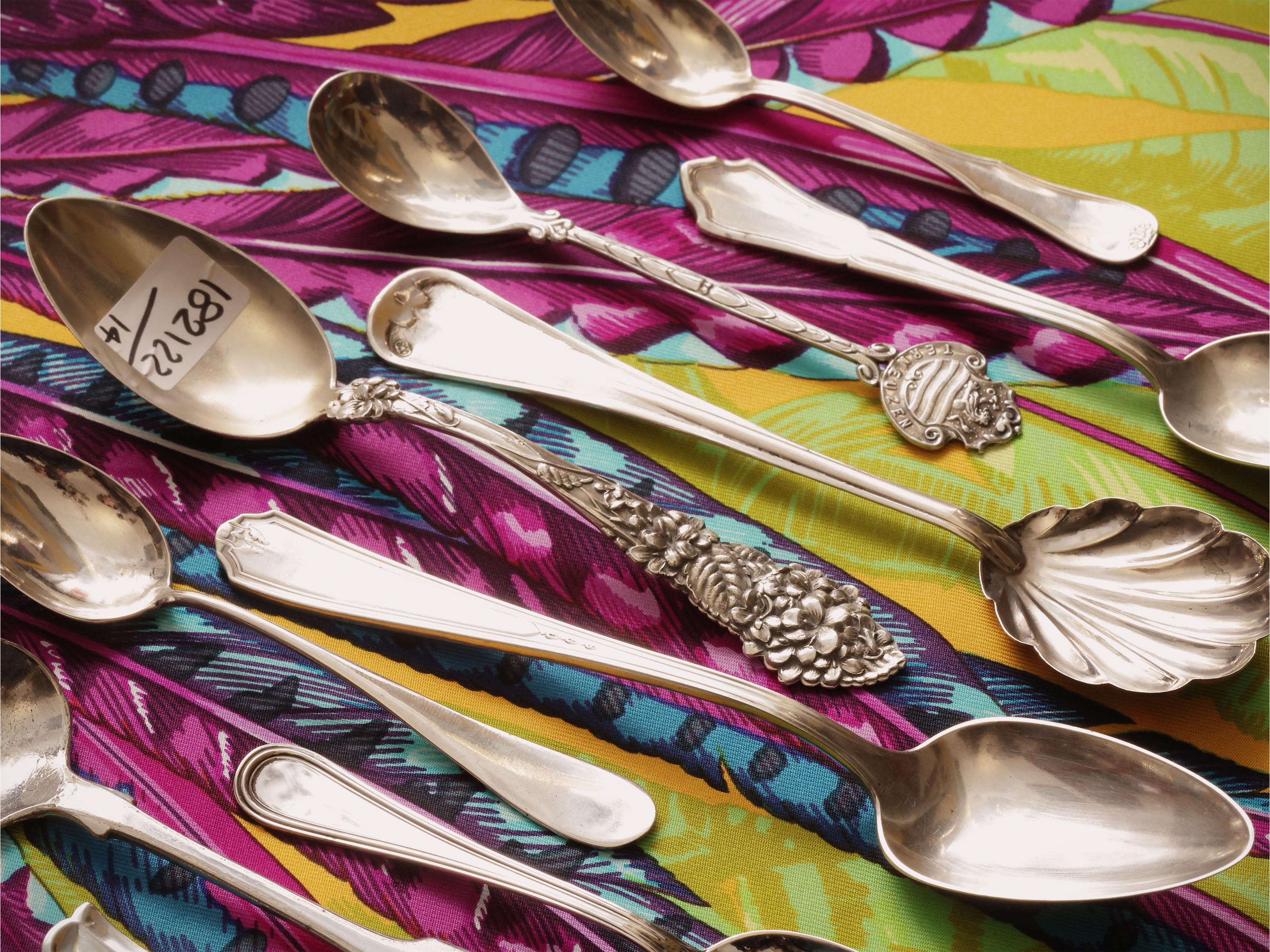 Lotto di cucchiaini da collezione in argento