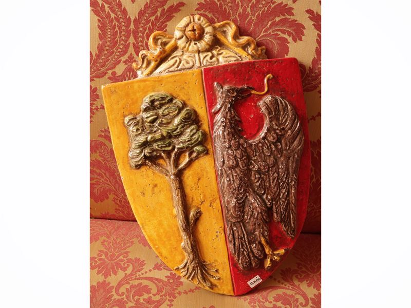 Stemma nobiliare della famiglia Della Gherardesca, maiolica, cm 46x32