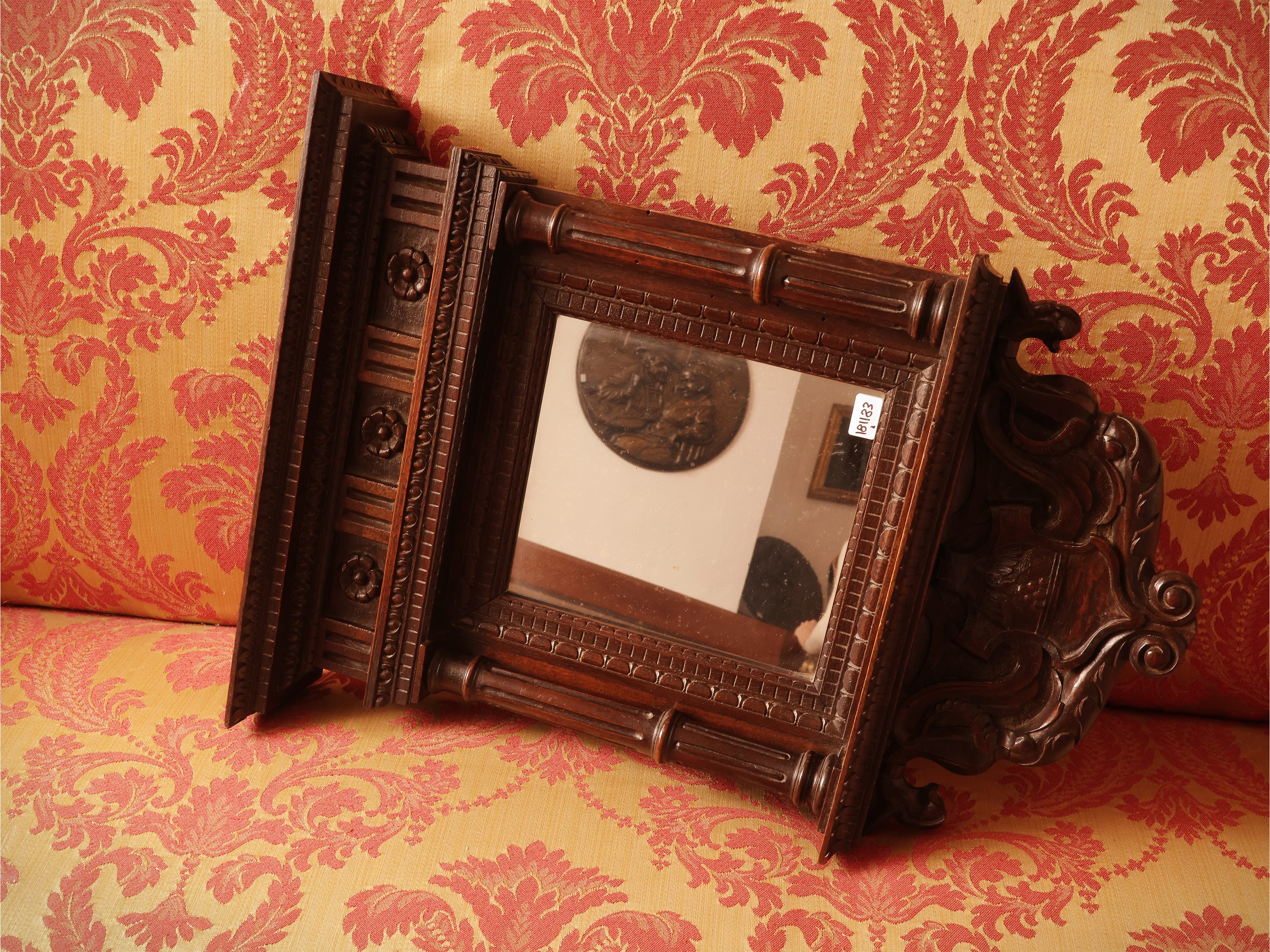 Piccola Specchiera con Cornice in Noce