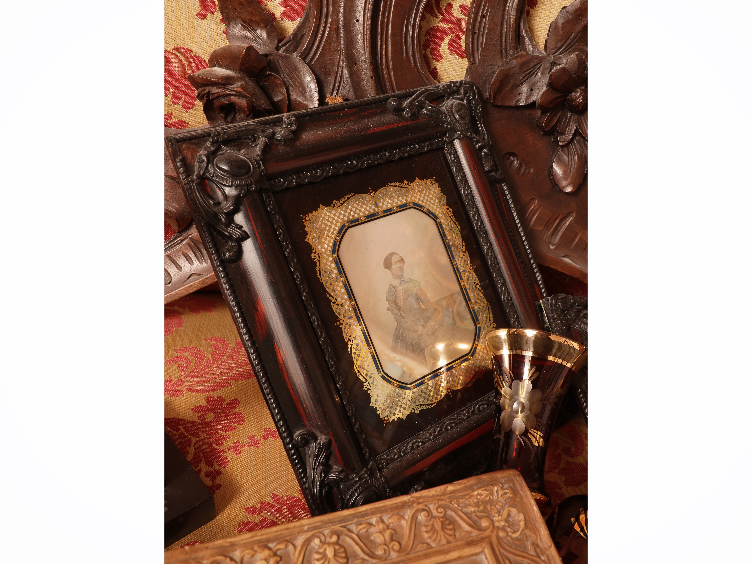 Fregio decorativo, Lotto di curiosità, cm 34x70