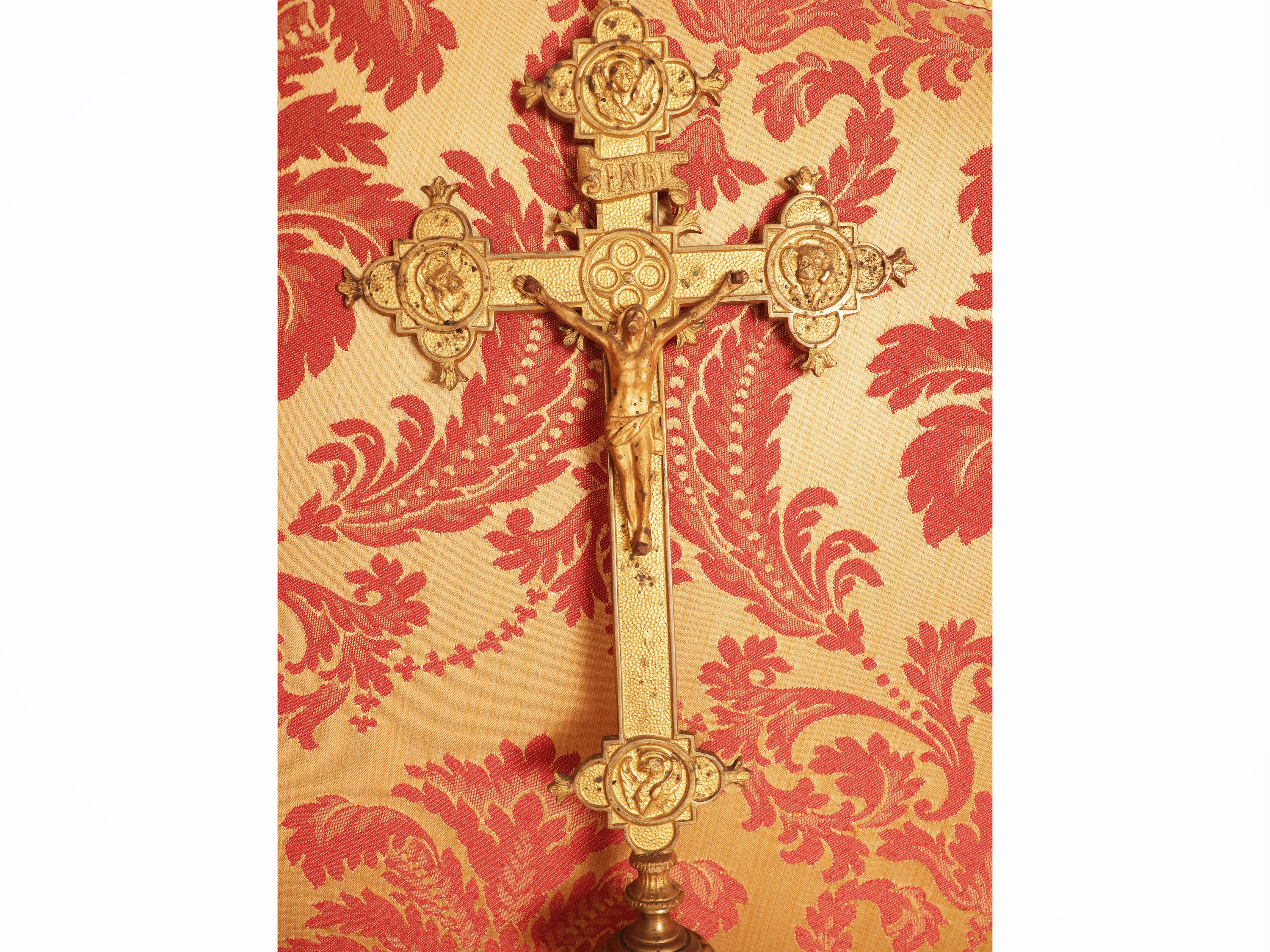 Croce astile, Campana in bronzo con stemma mediceo e cornici in bronzo dorato, XIX/XX secolo