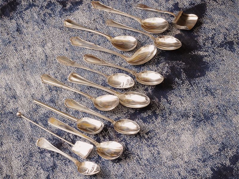 Serie di quattordici cucchiaini in argento