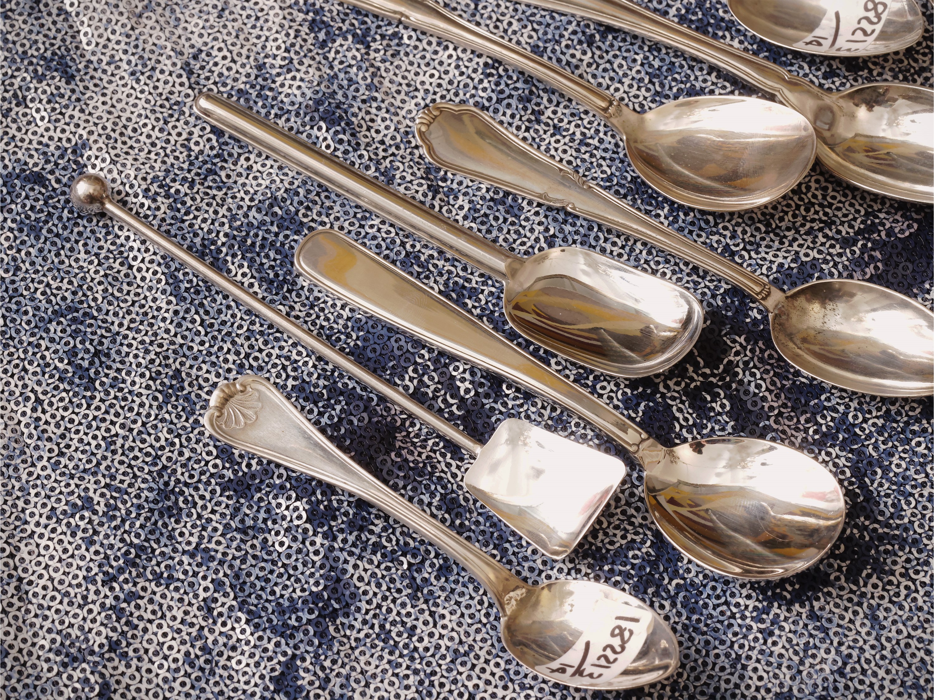 Serie di quattordici cucchiaini in argento