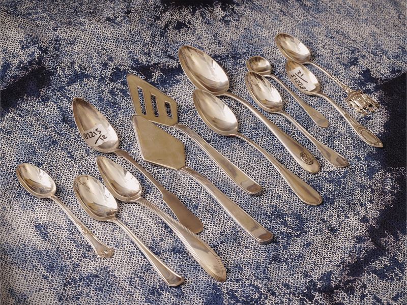 Fantasia di cucchiaini in argento da collezione