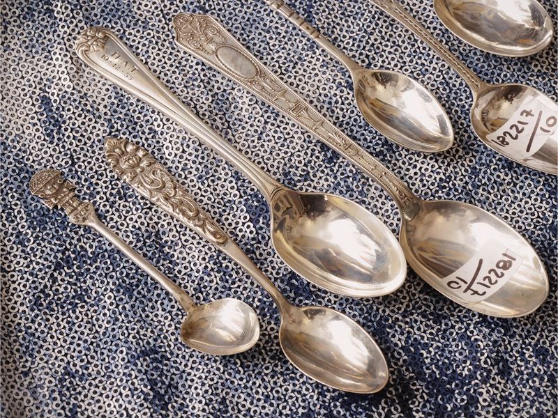 Fantasia di cucchiaini dal mondo in argento
