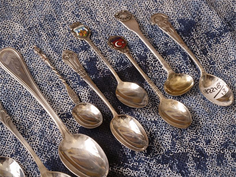 Fantasia di cucchiaini dal mondo in argento