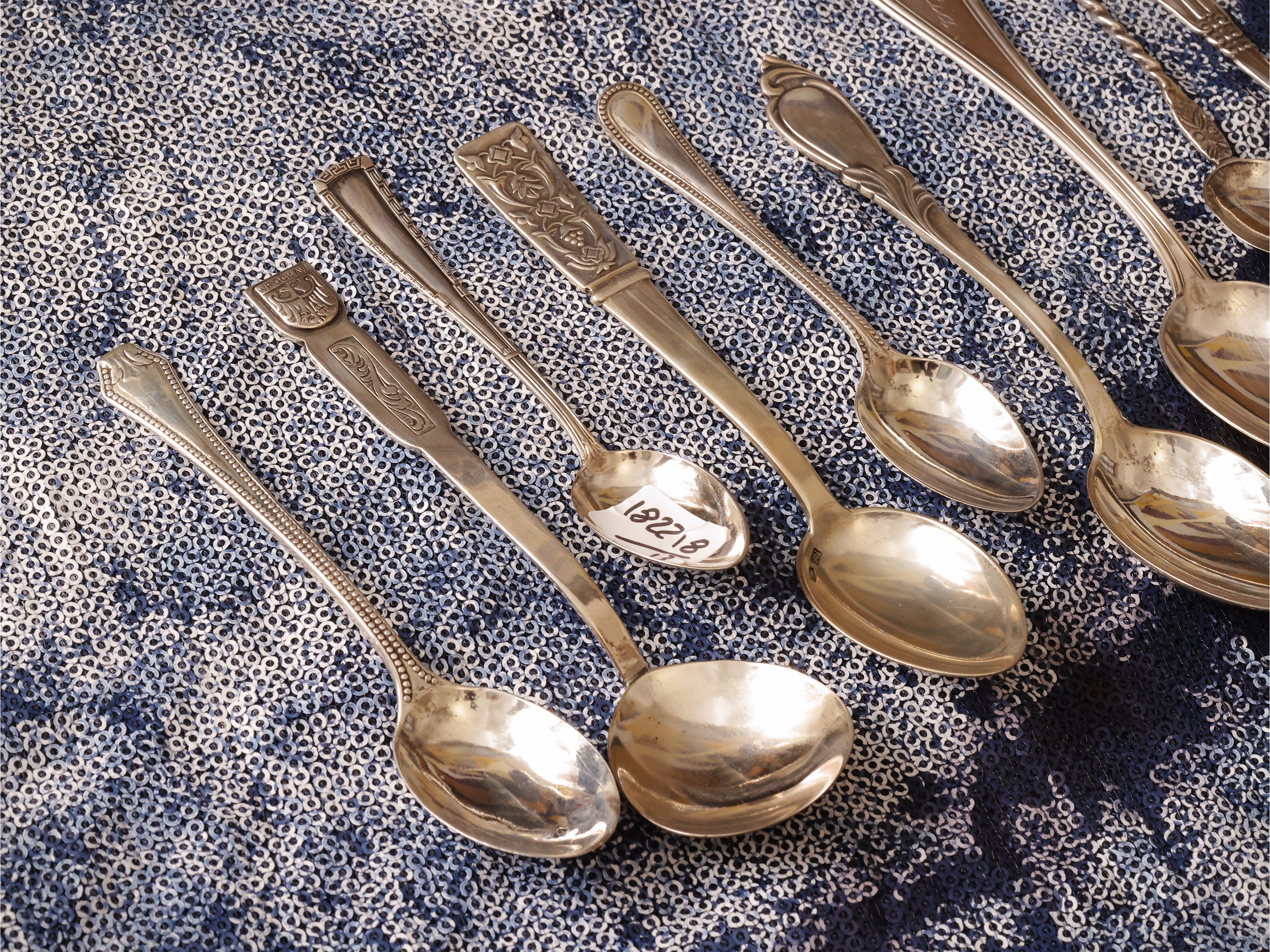 Fantasia di cucchiaini dal mondo in argento