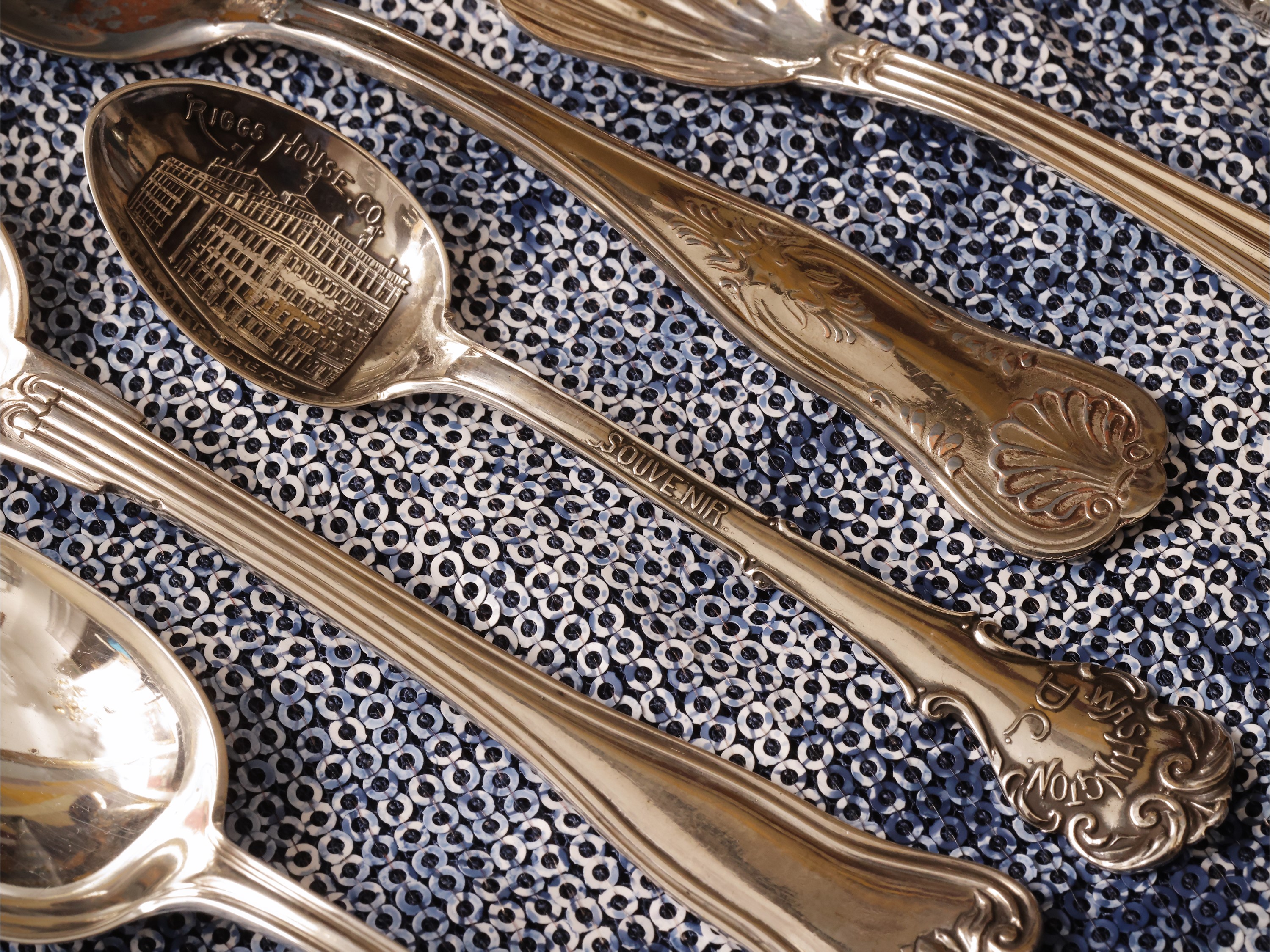 Collezione di cucchiaini dal mondo in argento