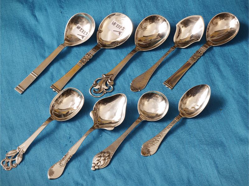Collezione di nove cucchiani in argento danese