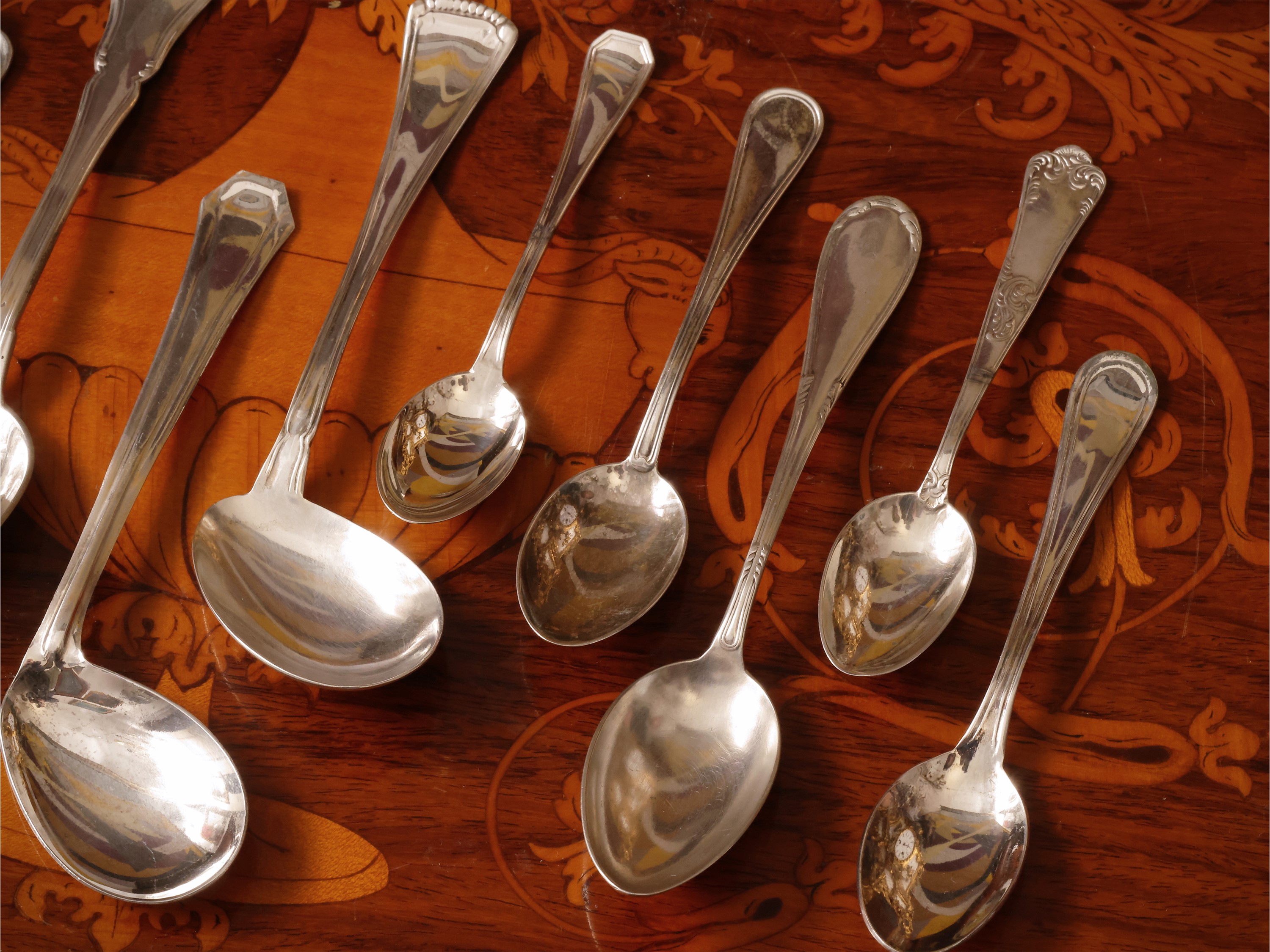 Dodici cucchiaini in argento