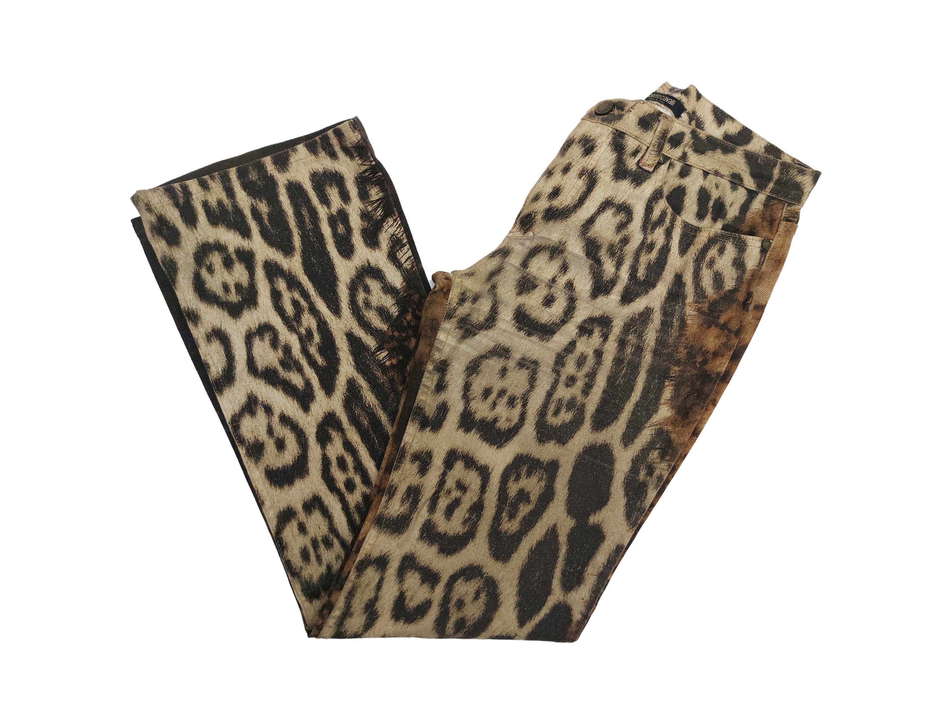 Roberto Cavalli, Giubbotto in denim con pelliccia e pantaloni animalier