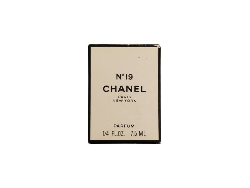 Chanel - N. 19