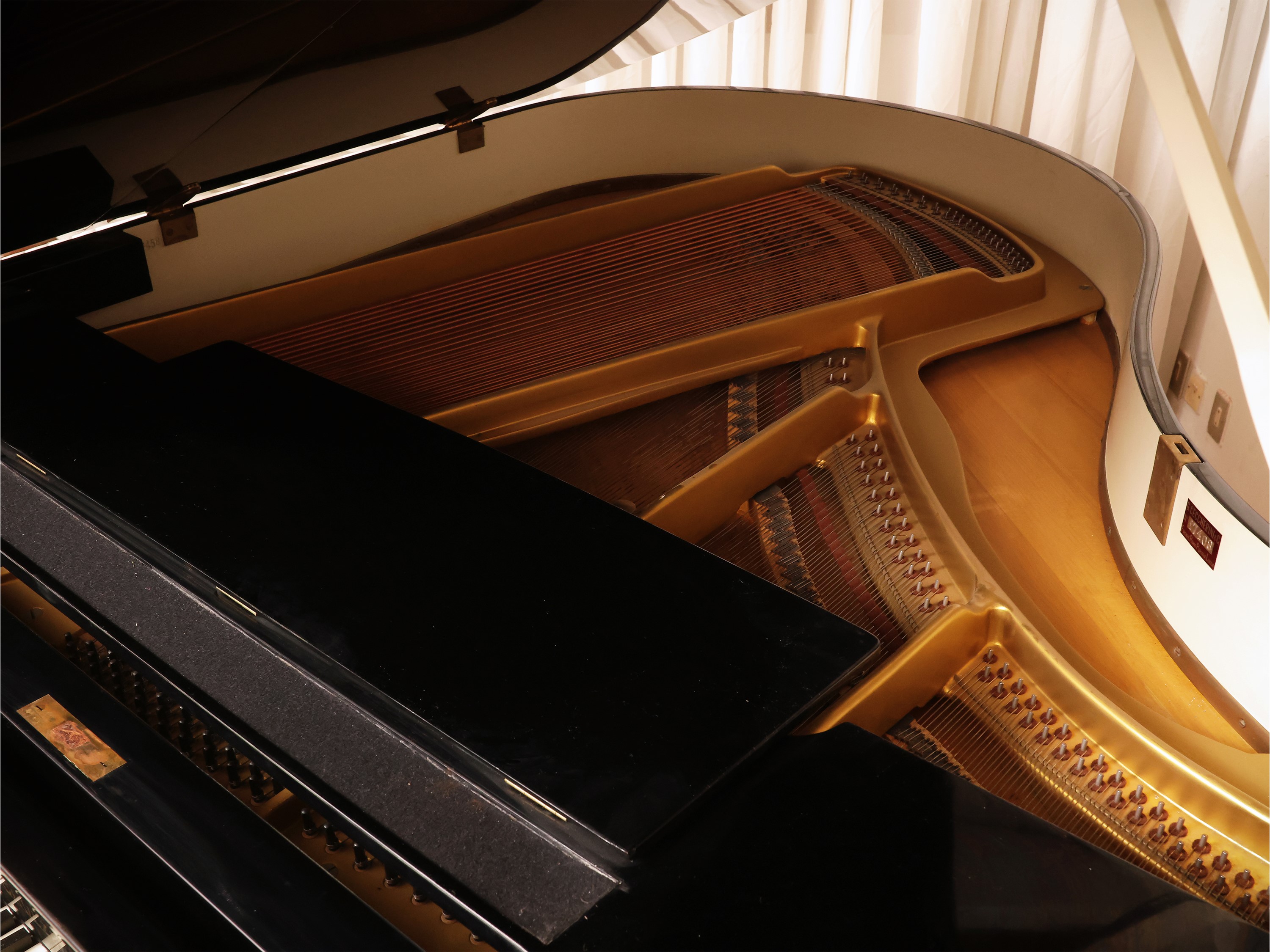 Schulze Pollmann, Pianoforte a mezza coda in legno ebanizzato con sgabello