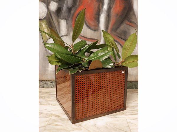 Large garden planter in Vienna straw