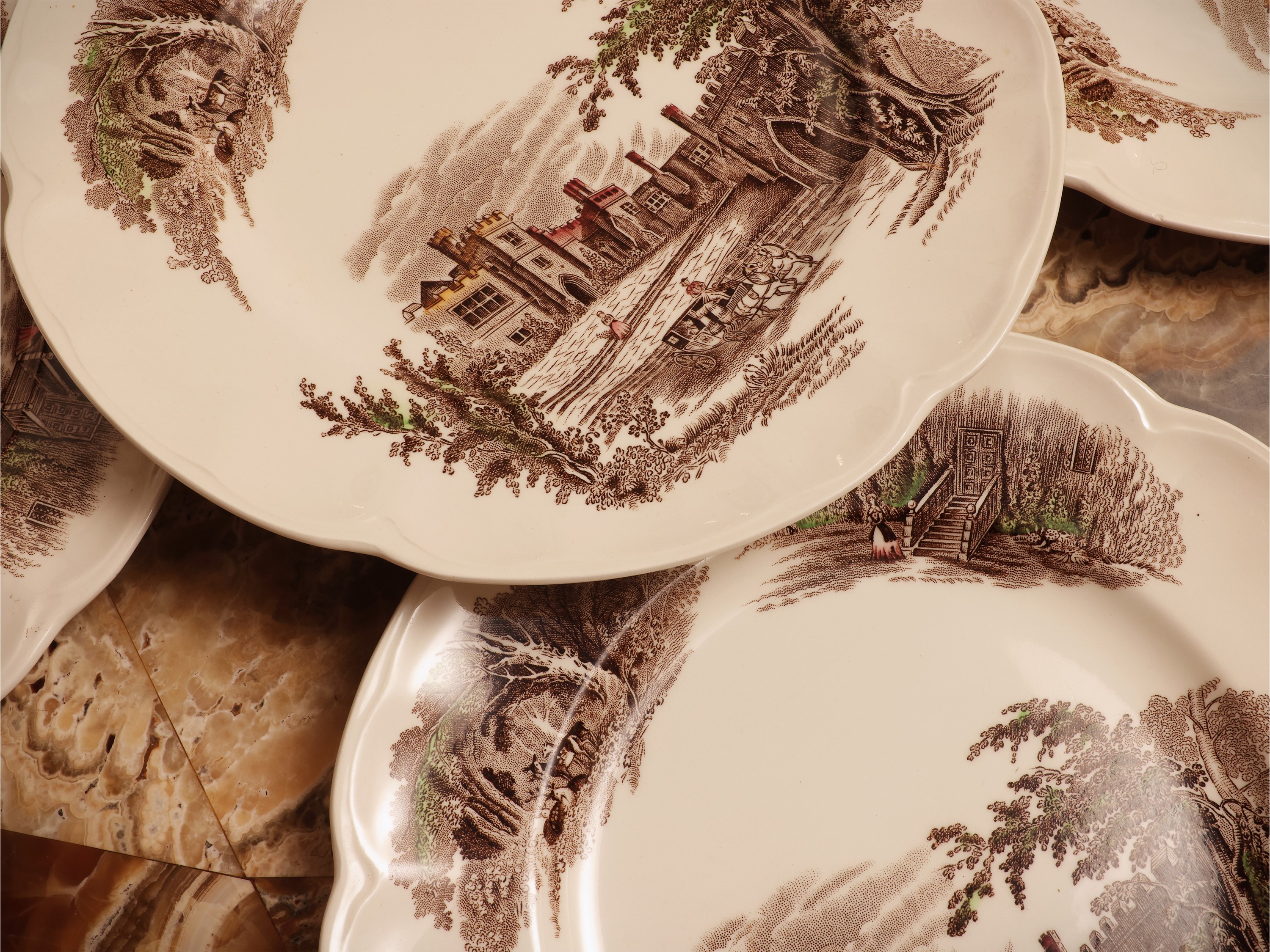 Servizio di Piatti in Terraglia Inglese, Decoro Haddon Hall, Johnson Bros