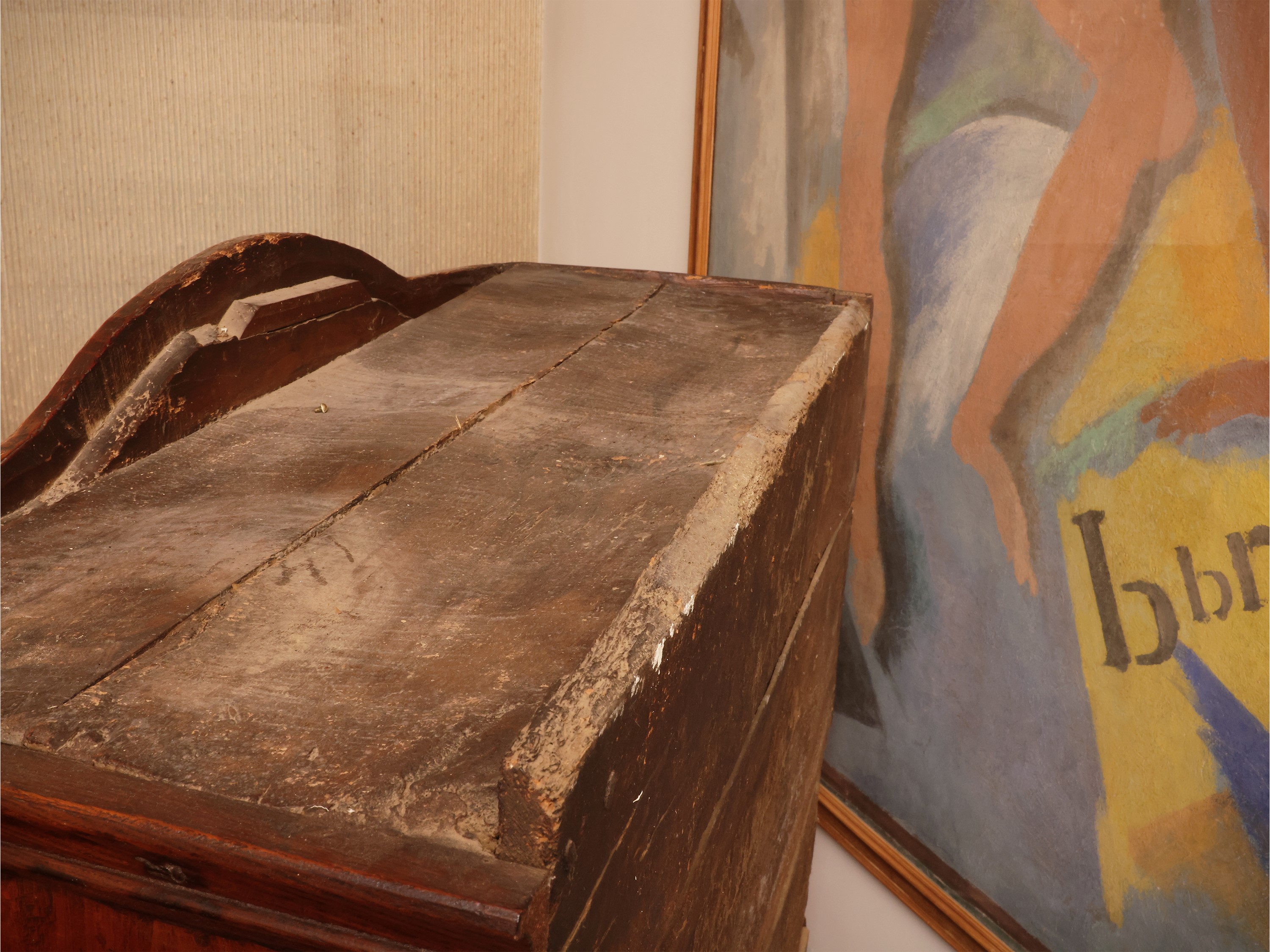 Piccolo armadio-credenza in noce