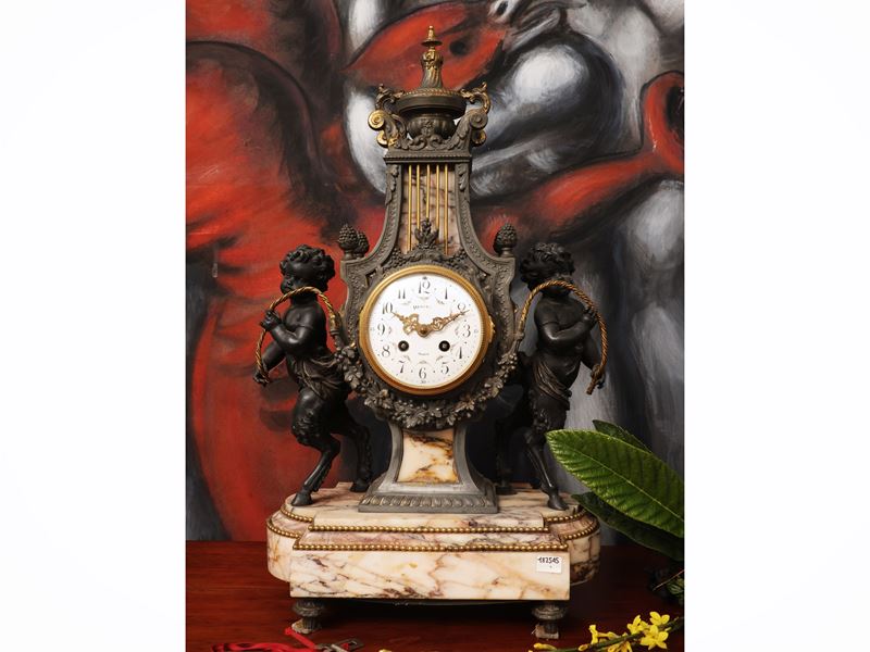 Orologio da tavolo in antimonio patinato e marmo rosa