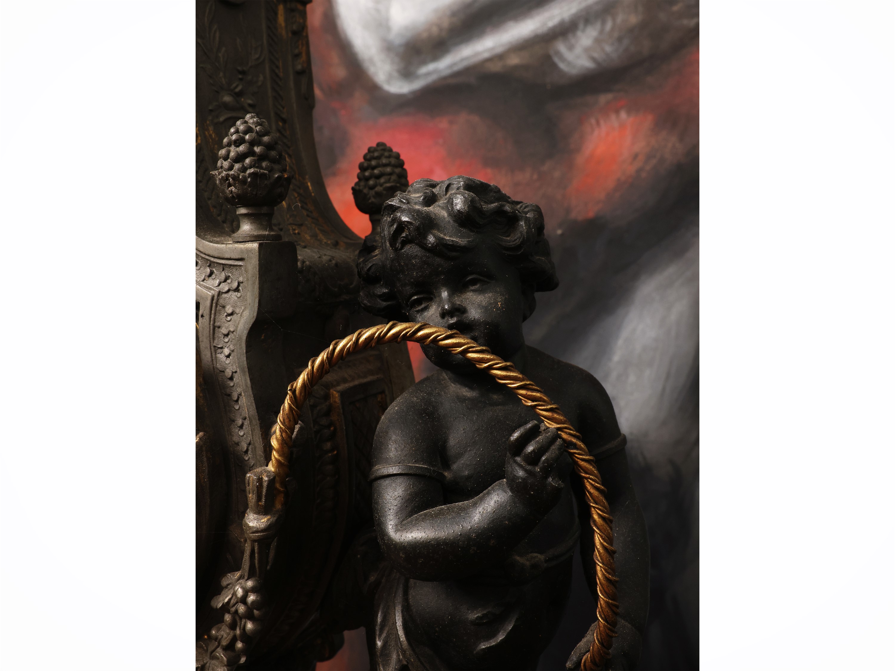 Orologio da tavolo in antimonio patinato e marmo rosa