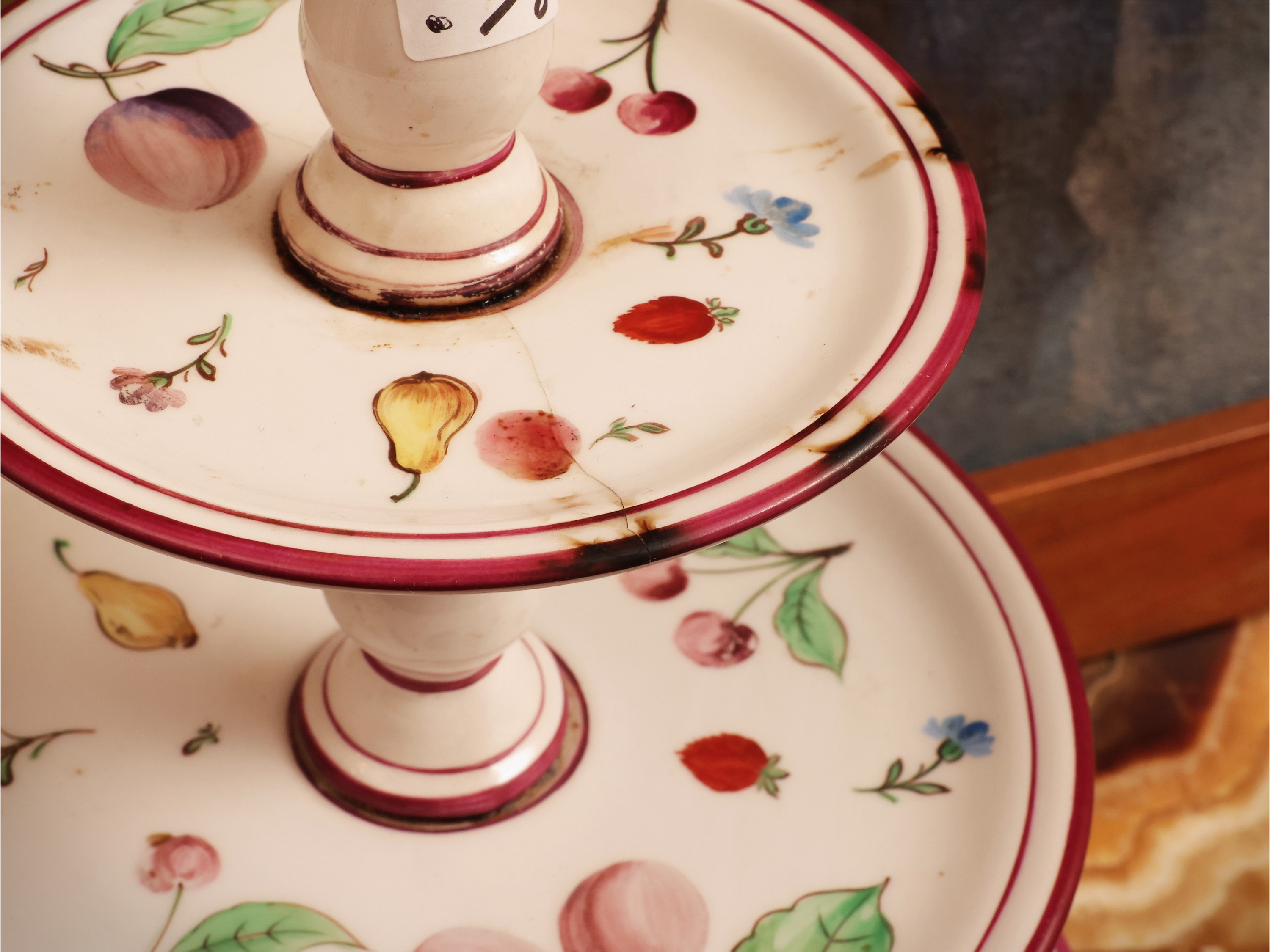 Accessori da brunch, alzata h cm 46 e vassoio in porcellana Meissen