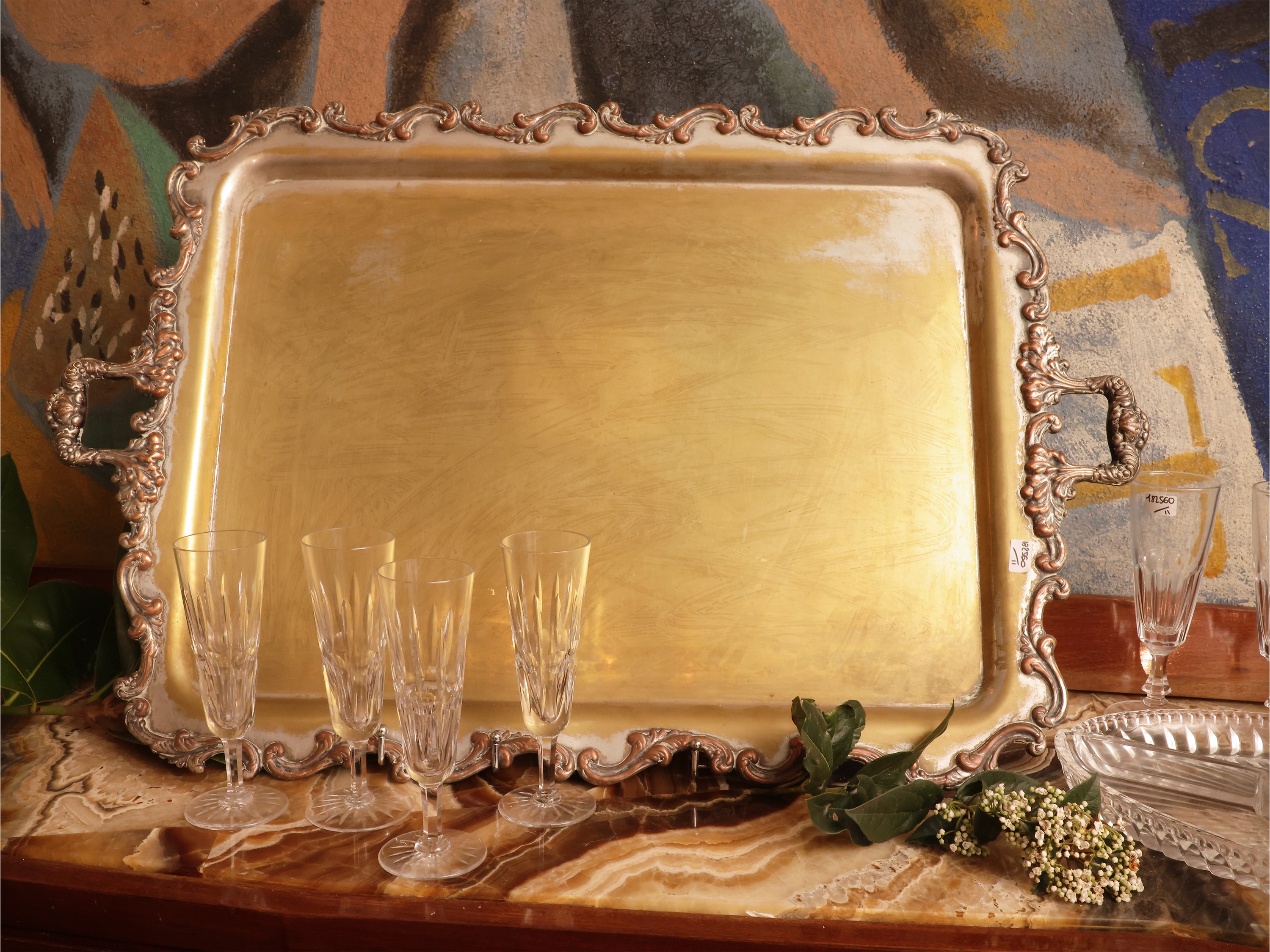 Set da aperitivo in metallo argentato e cristallo molato, composto da vassoio e flutes
