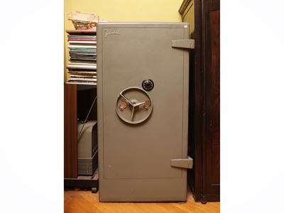 Cassaforte in ferro laccato grigio, h cm 150x74x70