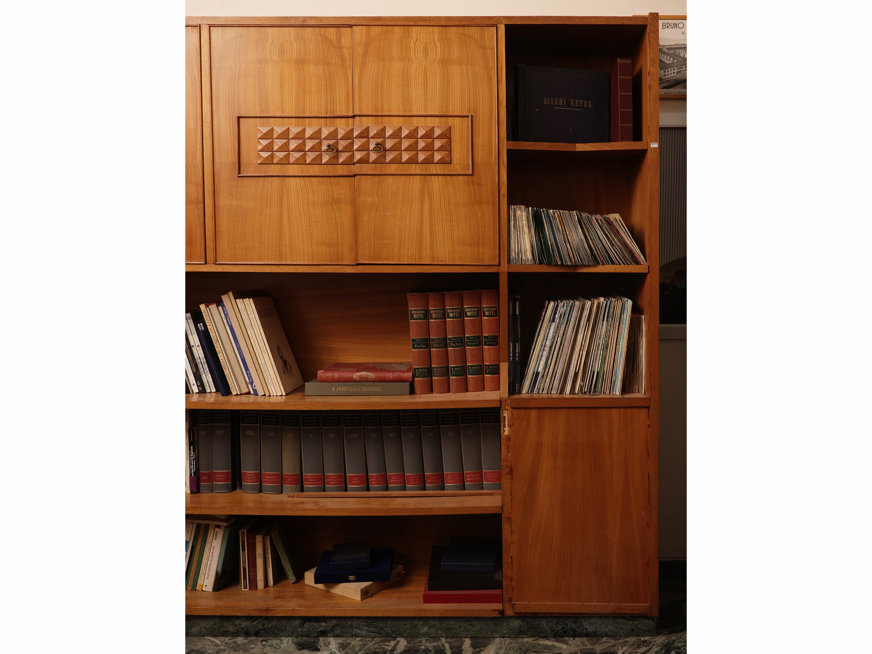 Grande libreria in satinwood, Anni Cinquanta