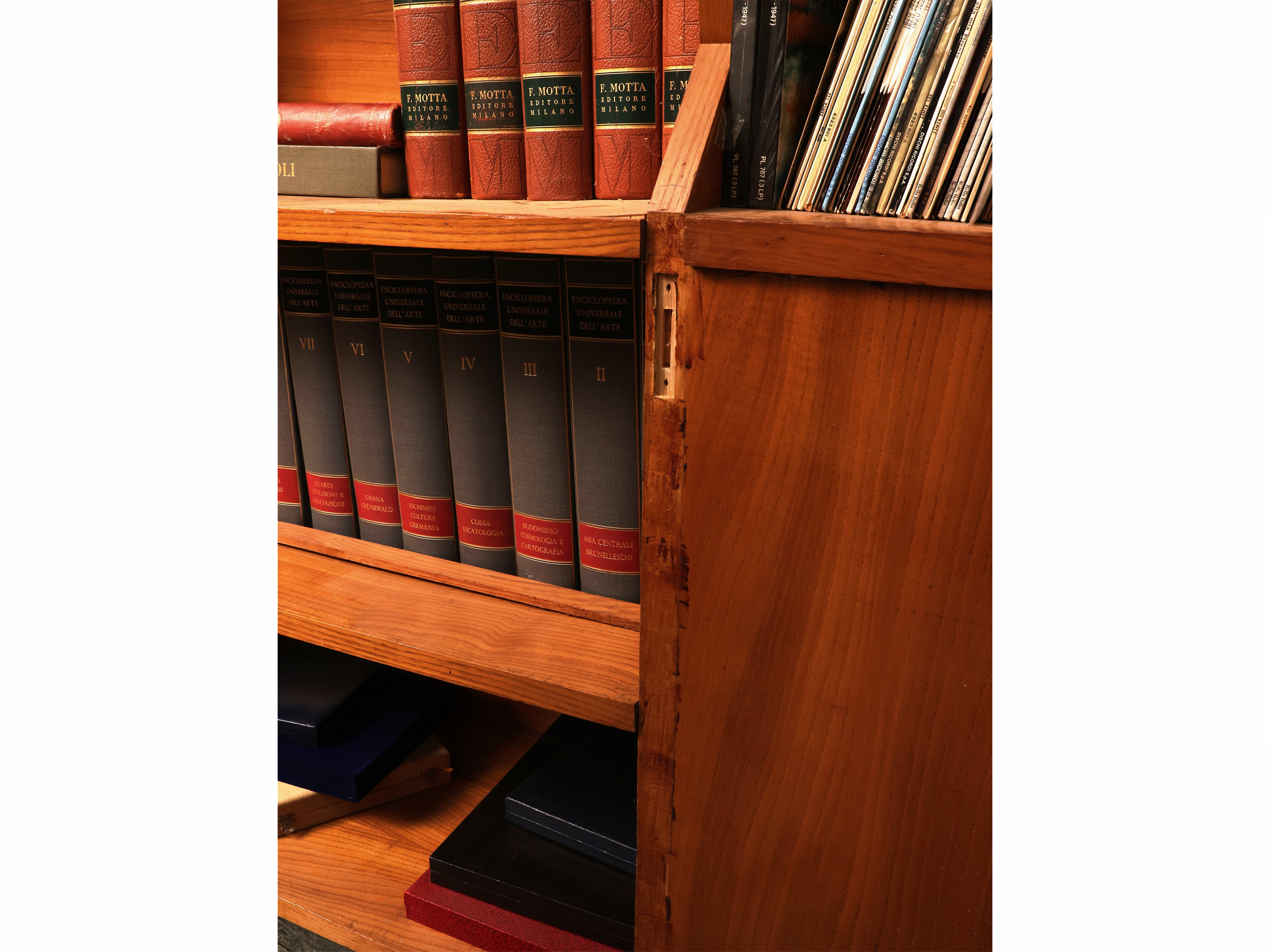 Grande libreria in satinwood, Anni Cinquanta