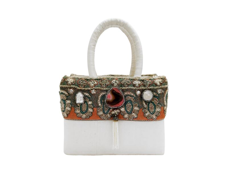 Borsa gioiello in shantung di seta bianca