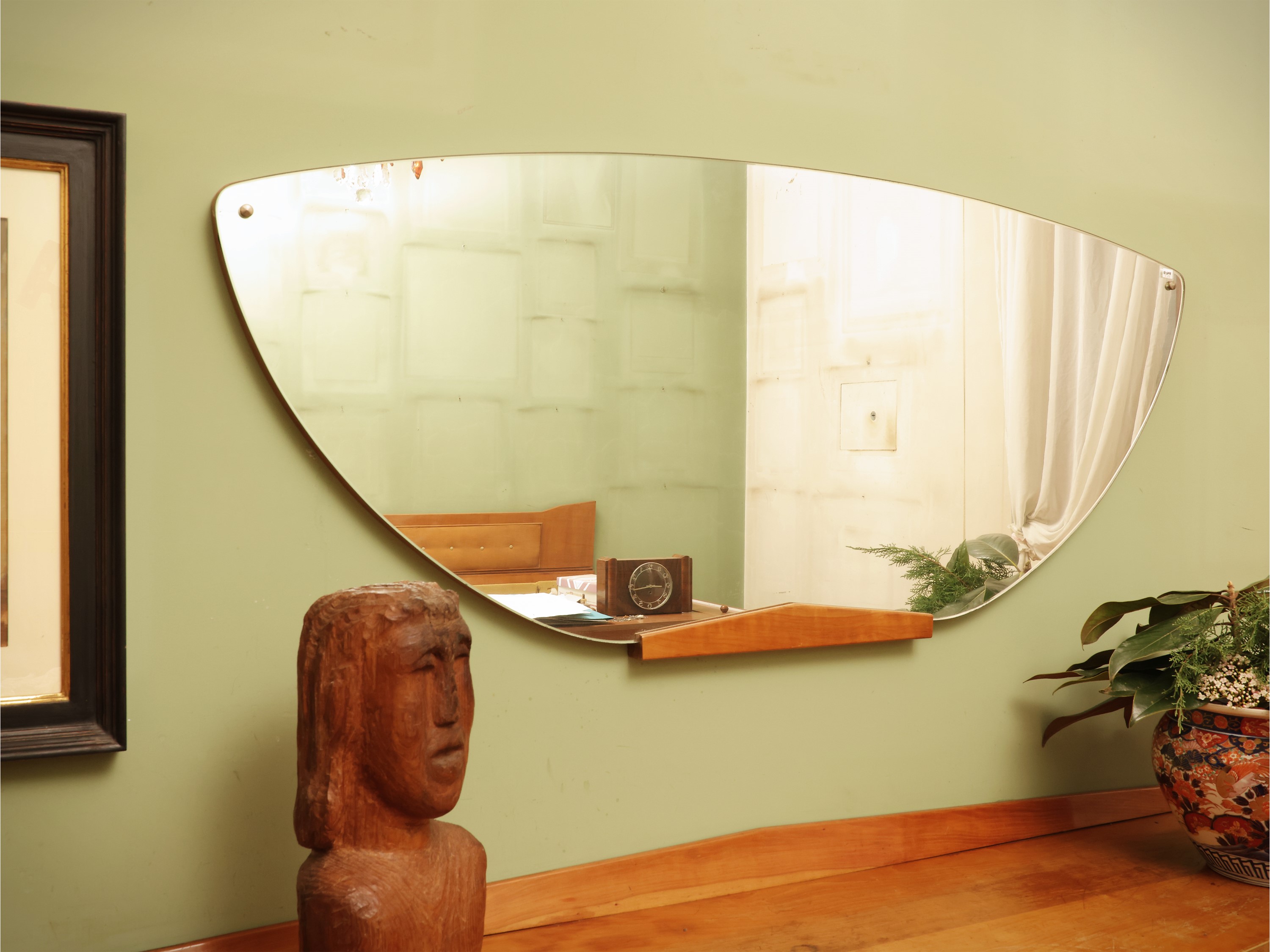 Complementi di arredo, sedia e specchio anni Cinquanta