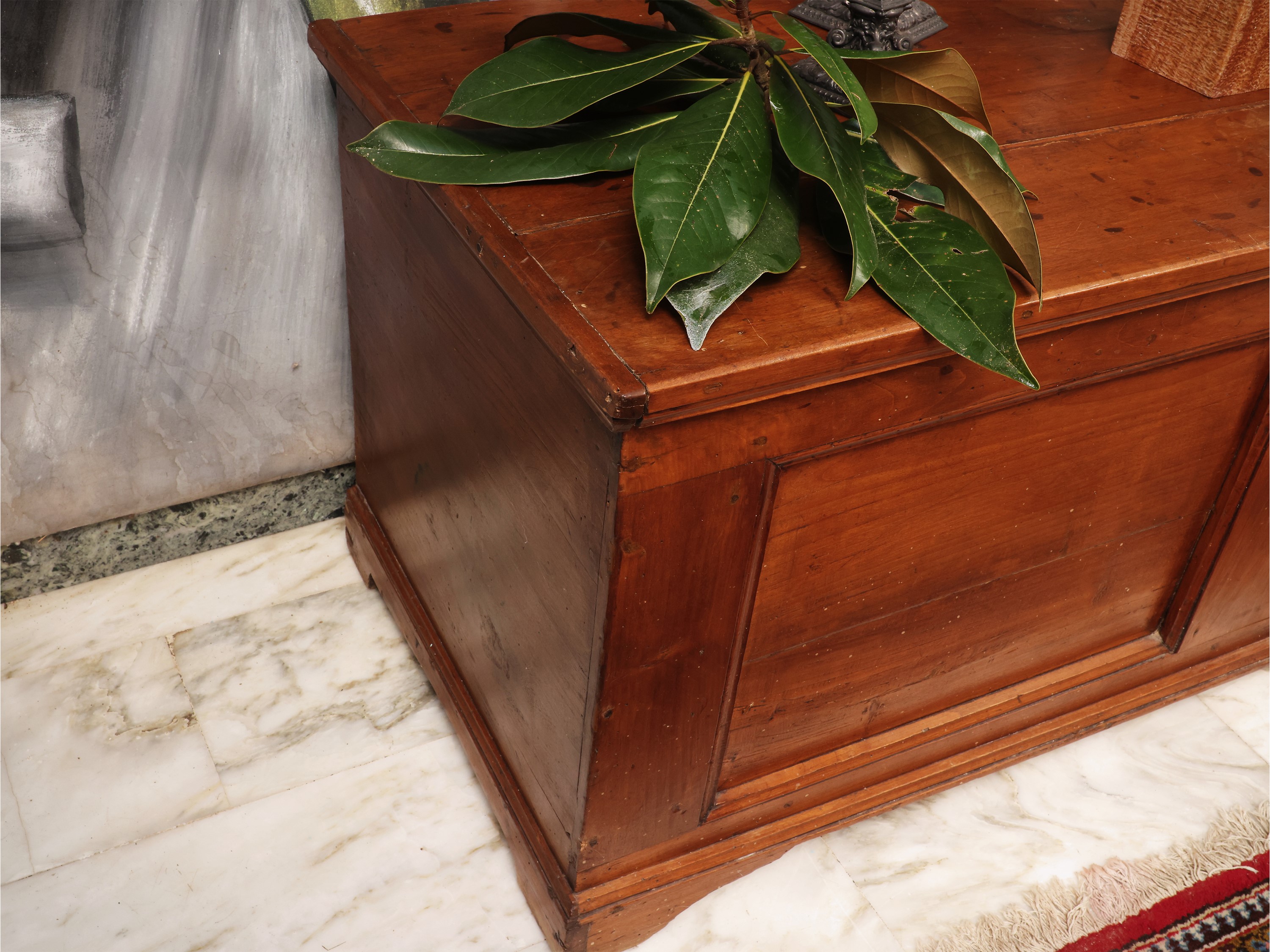 Cassapanca rustica in noce