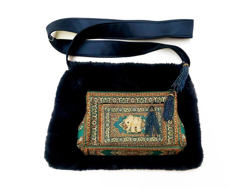 Borsa a tracolla in pelliccia ecologica blu