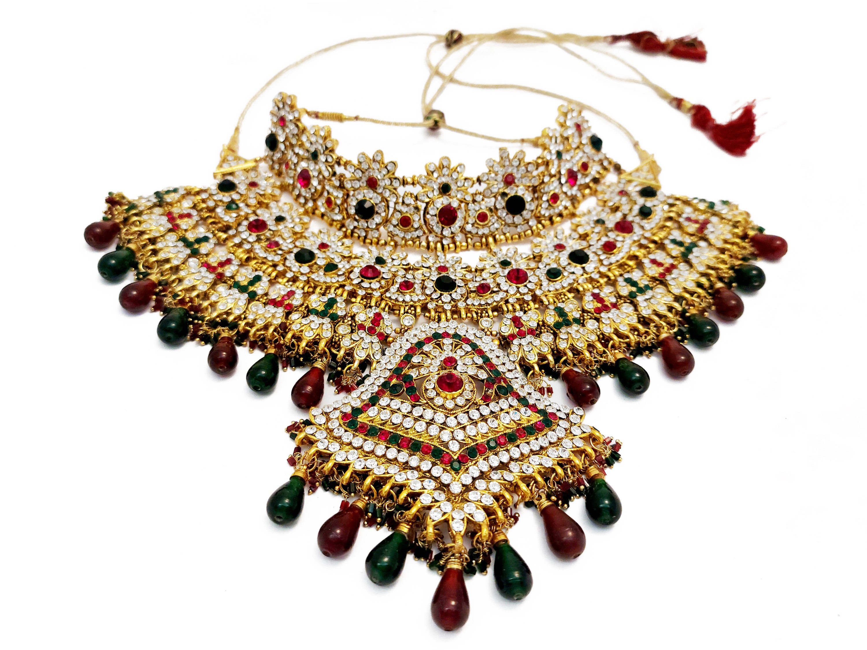 Imponente collier in metallo dorato