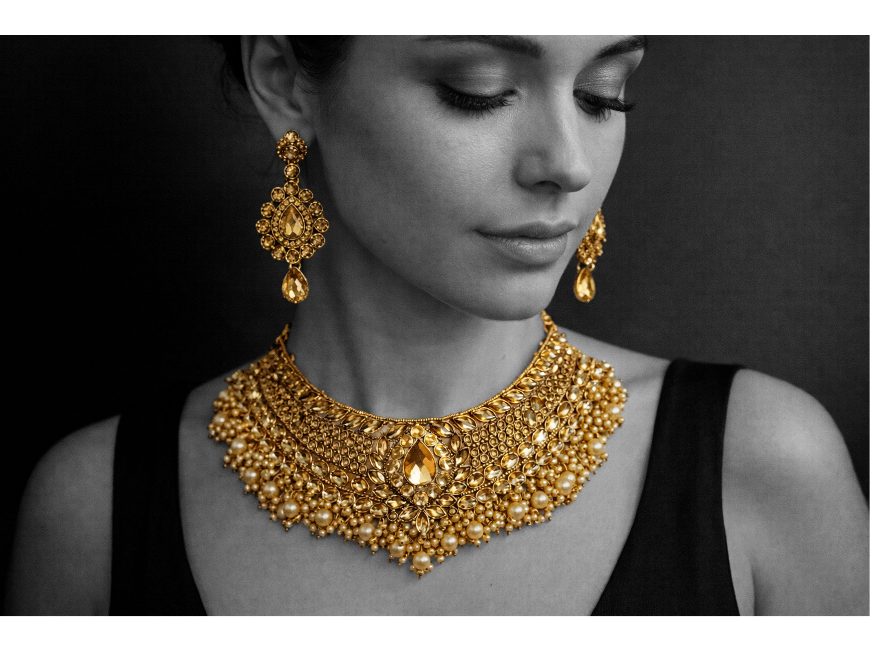 Demi parure Collier e Orecchini in metallo dorato