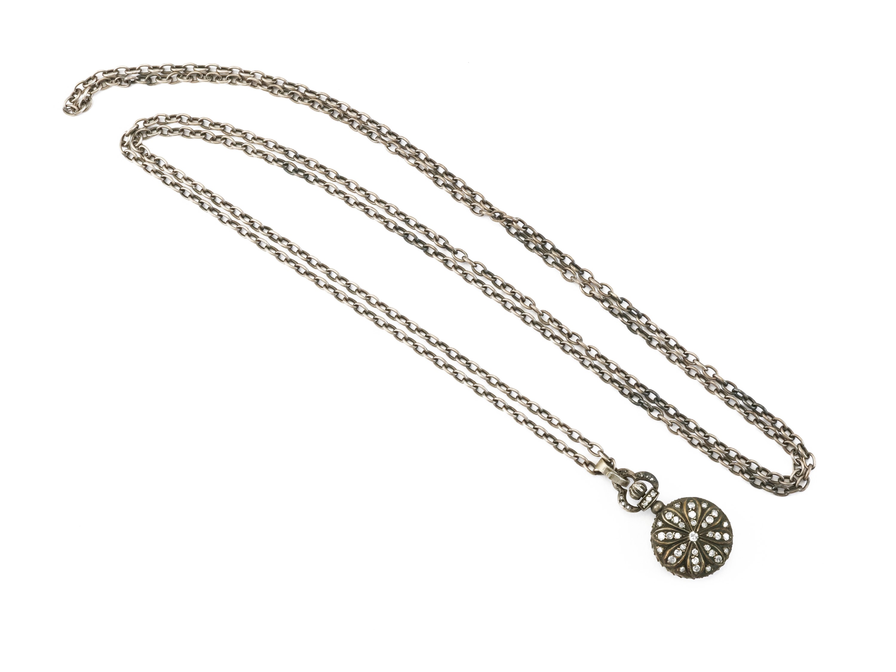 Piccolo orologio pendente in argento e piccoli diamanti con catena