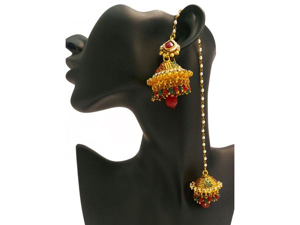 Orecchini Jhunka in metallo dorato  (India)  - Asta Roberta Balsamo: fantasie d'Oriente.   La collezione di borse gioiello - Maison Bibelot - Casa d'Aste Firenze - Milano