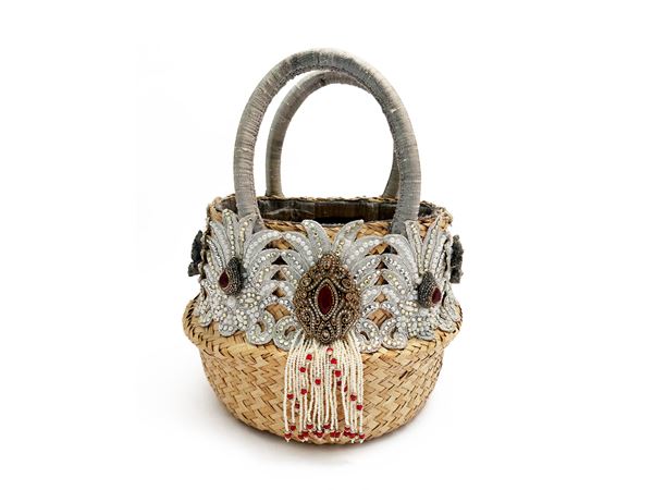 Natural straw bucket
