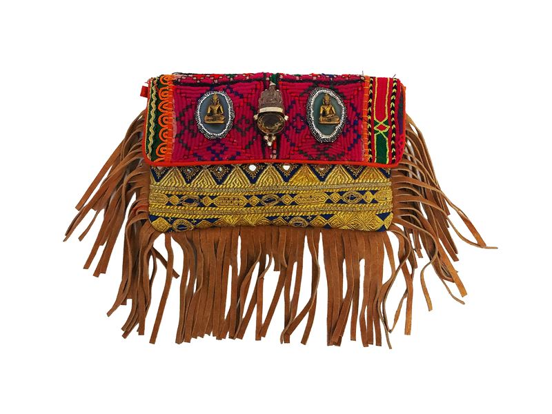 Roberta Balsamo, Pochette in tessuto indiano con ricamo Zardozi e applicazioni decorative