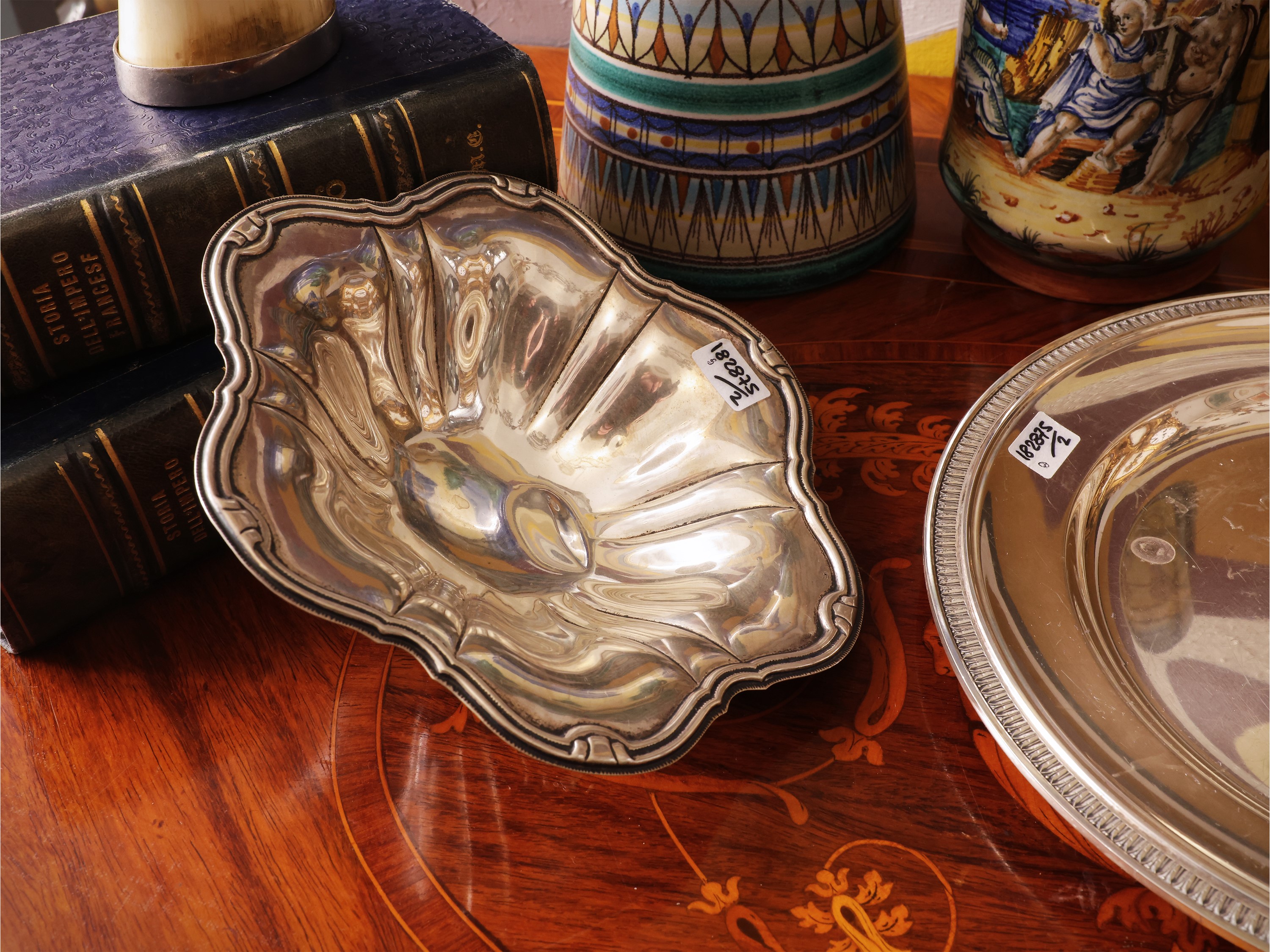 Due centrotavola in argento