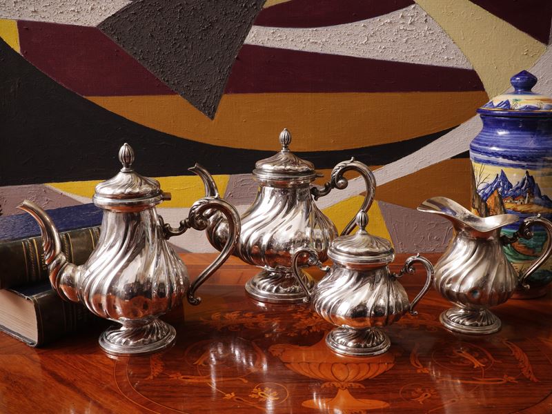 Servizio da tè e caffè in argento