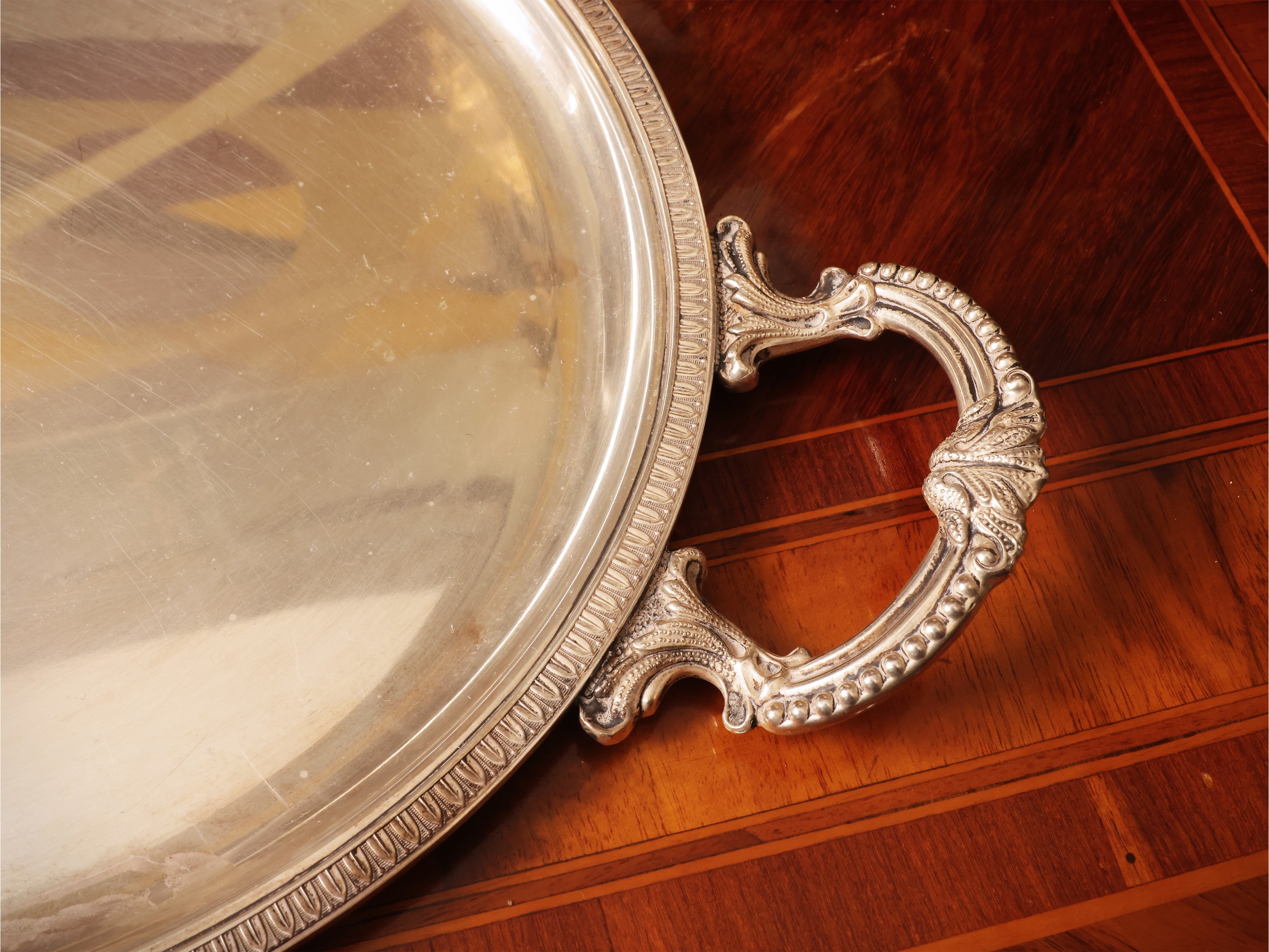 Vassoio ovale a guantiera in argento