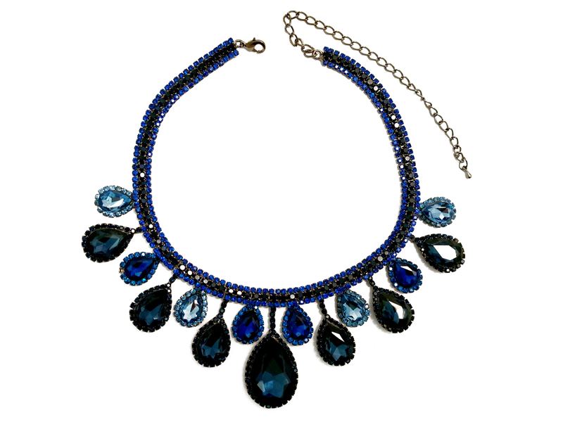 Girocollo con strass blu
