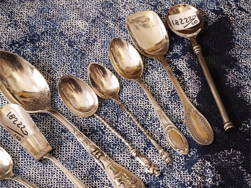 Raccolta di cucchiaini dal mondo in argento