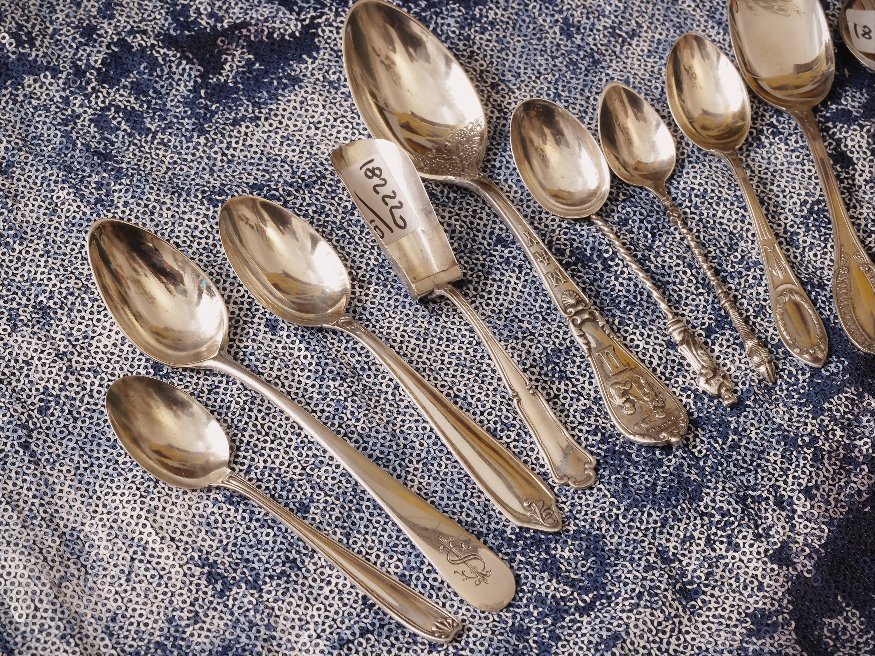 Raccolta di cucchiaini dal mondo in argento