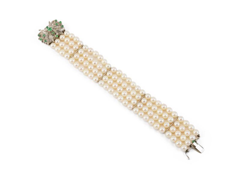 Bracciale a quattro fili di perle bianche coltivate e oro bianco