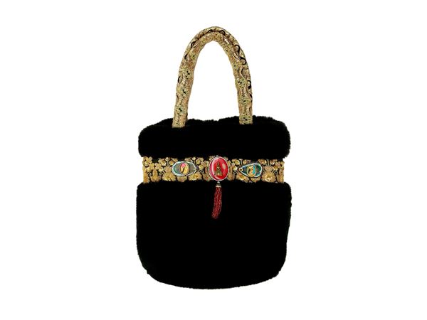 Jewel bag in black faux fur