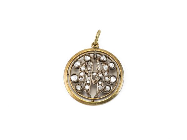 A 14Kt yellow gold and diamond roses pendant  - Auction Jewels and Watches - Maison Bibelot - Casa d'Aste Firenze - Milano
